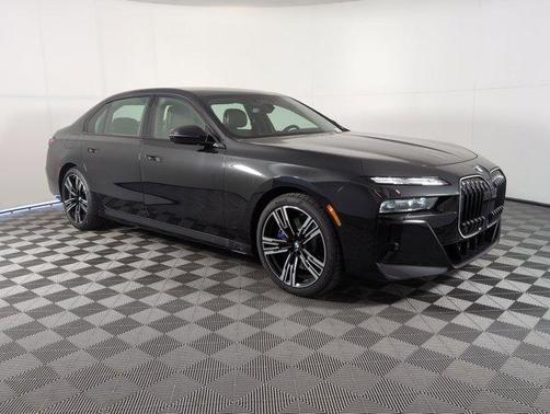 2025 BMW 760 760i xDrive