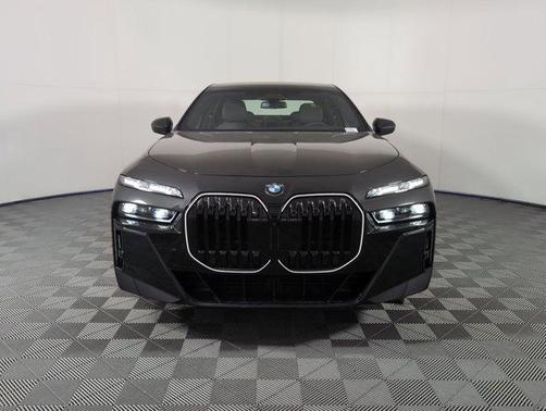 2025 BMW 760 760i xDrive