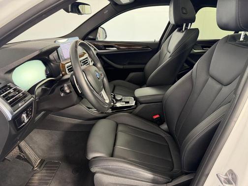 Alpine White 2024 BMW X4 xDrive30i