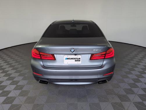 2019 BMW 540 i