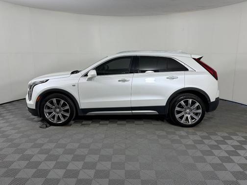 Crystal White Tri-Coat 2019 Cadillac XT4 Premium Luxury