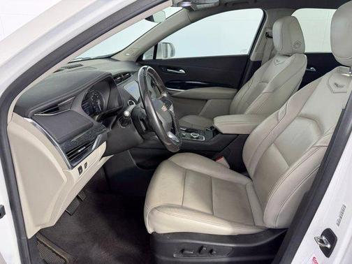 Crystal White Tri-Coat 2019 Cadillac XT4 Premium Luxury