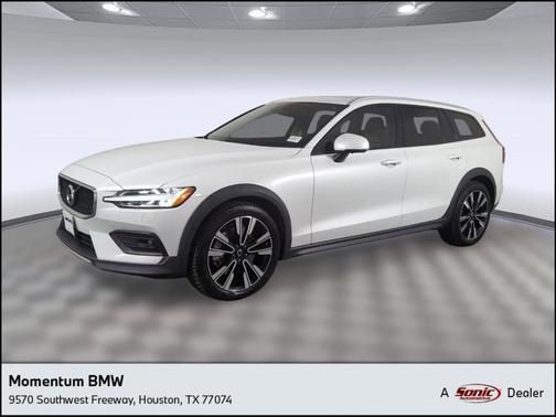 2022 Volvo V60 Cross Country T5