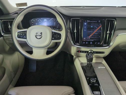 2022 Volvo V60 Cross Country T5
