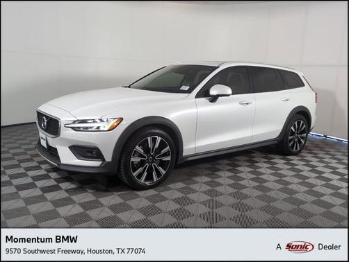 2022 Volvo V60 Cross Country T5