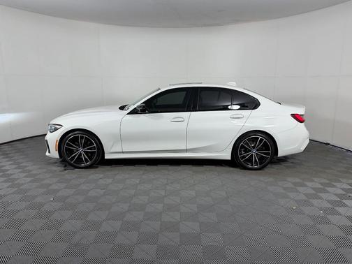 Alpine White 2022 BMW 330 i