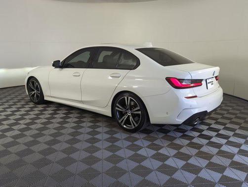 2019 BMW 330 i