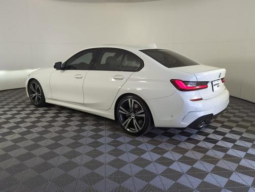 2019 BMW 330 i