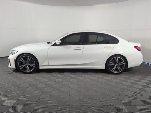 2019 BMW 330 i