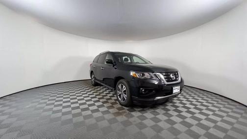 Photo 2 of 32 of 2020 Nissan Pathfinder SV
