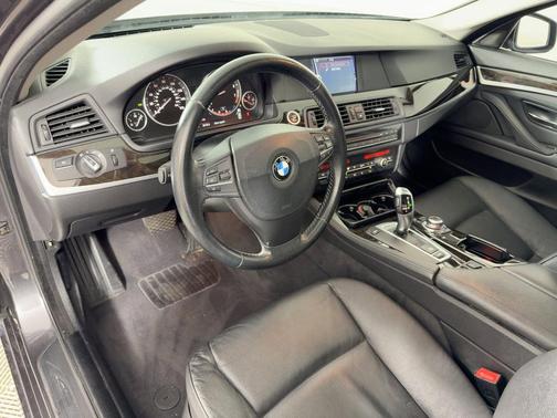 2011 BMW 528 i