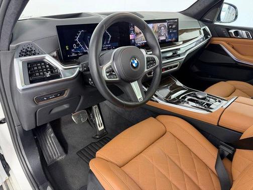 White 2026 BMW X7 xDrive40i