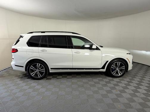 White 2026 BMW X7 xDrive40i