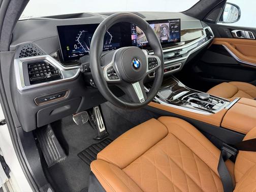 White 2026 BMW X7 xDrive40i