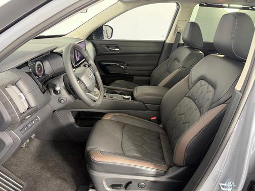 Boulder Gray Metallic 2026 Nissan Pathfinder Platinum