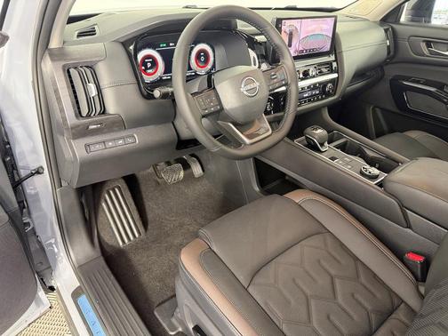 Boulder Gray Metallic 2026 Nissan Pathfinder Platinum