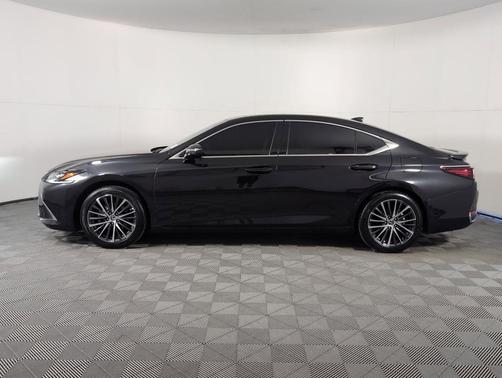2025 Lexus ES 300h Base