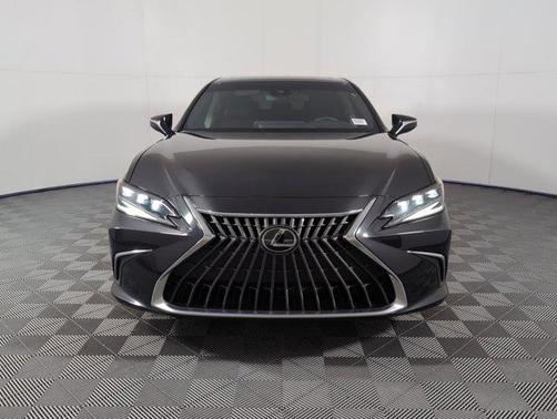 2025 Lexus ES 300h Base