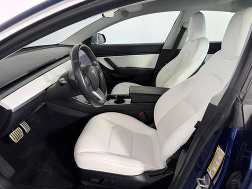 Blue 2019 Tesla Model 3 Long Range