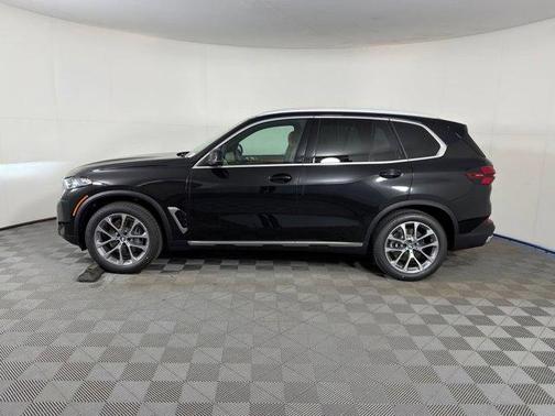 Black Sapphire Metallic 2026 BMW X5 sDrive40i