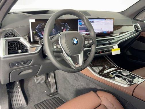 Mineral White Metallic 2026 BMW X5 sDrive40i