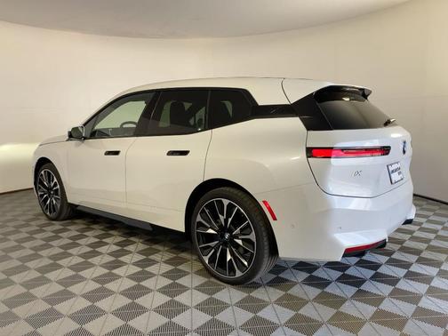 2026 BMW iX xDrive60