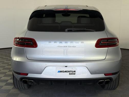 2018 Porsche Macan Turbo
