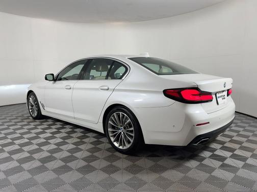 2021 BMW 540 i