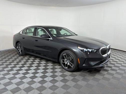 Dark Graphite Metallic 2026 BMW 530 i