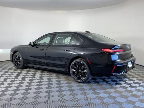 2026 BMW 740 i xDrive