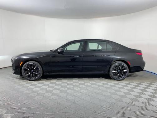 2026 BMW 740 i xDrive