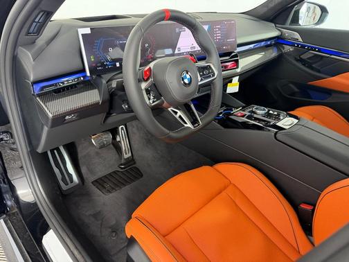 Black Sapphire Metallic 2027 BMW M5