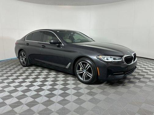 2022 BMW 530 i