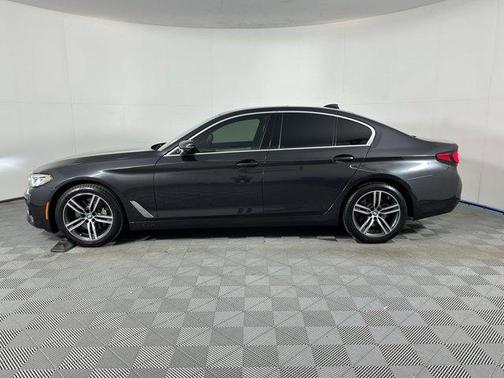 2022 BMW 530 i
