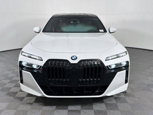 Mineral White Metallic 2023 BMW 760 760i xDrive