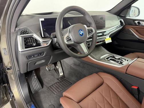 Manhattan Green Metallic 2026 BMW X5 PHEV xDrive50e