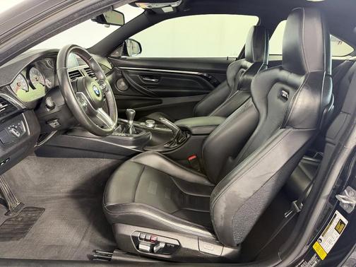 Black Sapphire Metallic 2019 BMW M4 Base