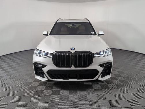 2022 BMW X7 M50i