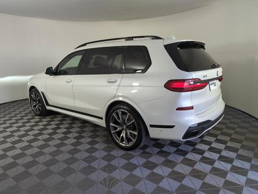 2022 BMW X7 M50i