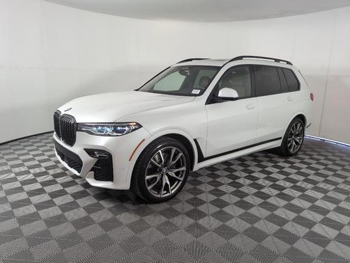 2022 BMW X7 M50i