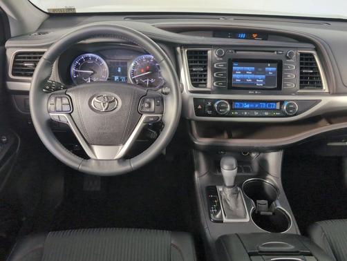 2015 Toyota Highlander LE
