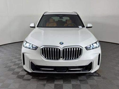 Mineral White Metallic 2026 BMW X5 sDrive40i