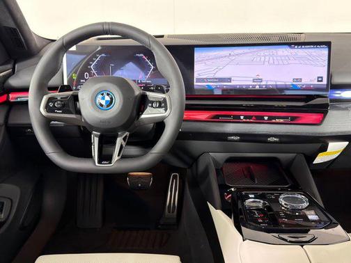 2026 BMW 550e xDrive