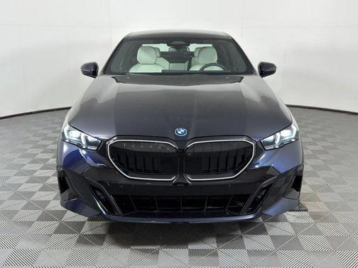 2026 BMW 550e xDrive