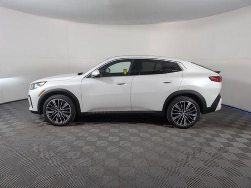 2025 BMW X2 xDrive28i
