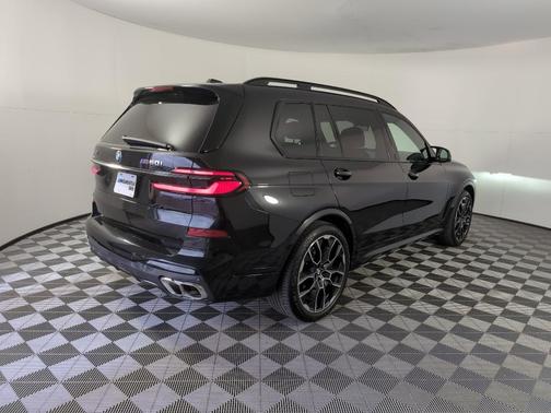 2024 BMW X7 M60i