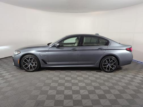 2022 BMW 530e 530e