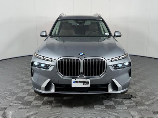 Gray 2025 BMW X7 xDrive40i