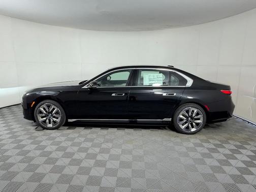 Black Sapphire Metallic 2026 BMW i7 EDrive50