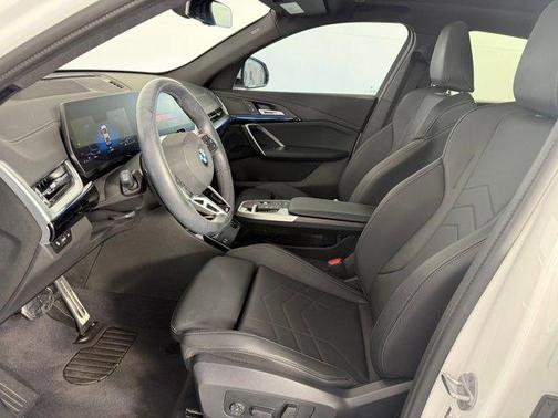 Alpine White 2025 BMW X2 xDrive28i